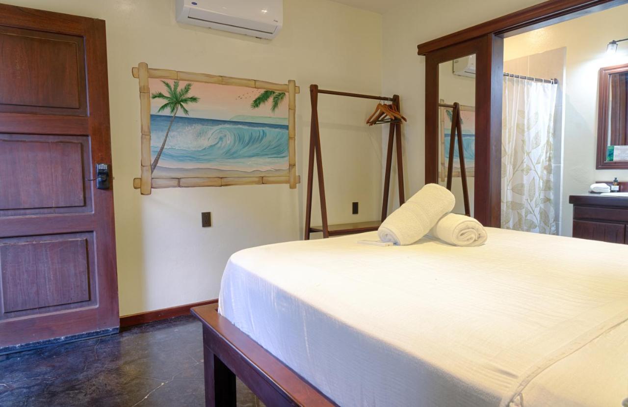 Hona Beach Hotel Dominical Exterior photo